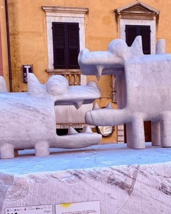 statue di marmo di carrara